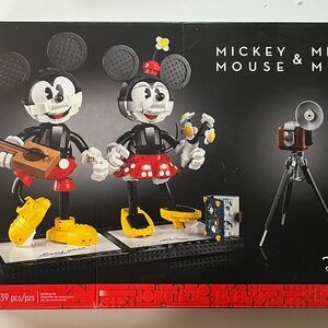 LEGO Mickey & Minnie Mouse with Camera Set *retired set